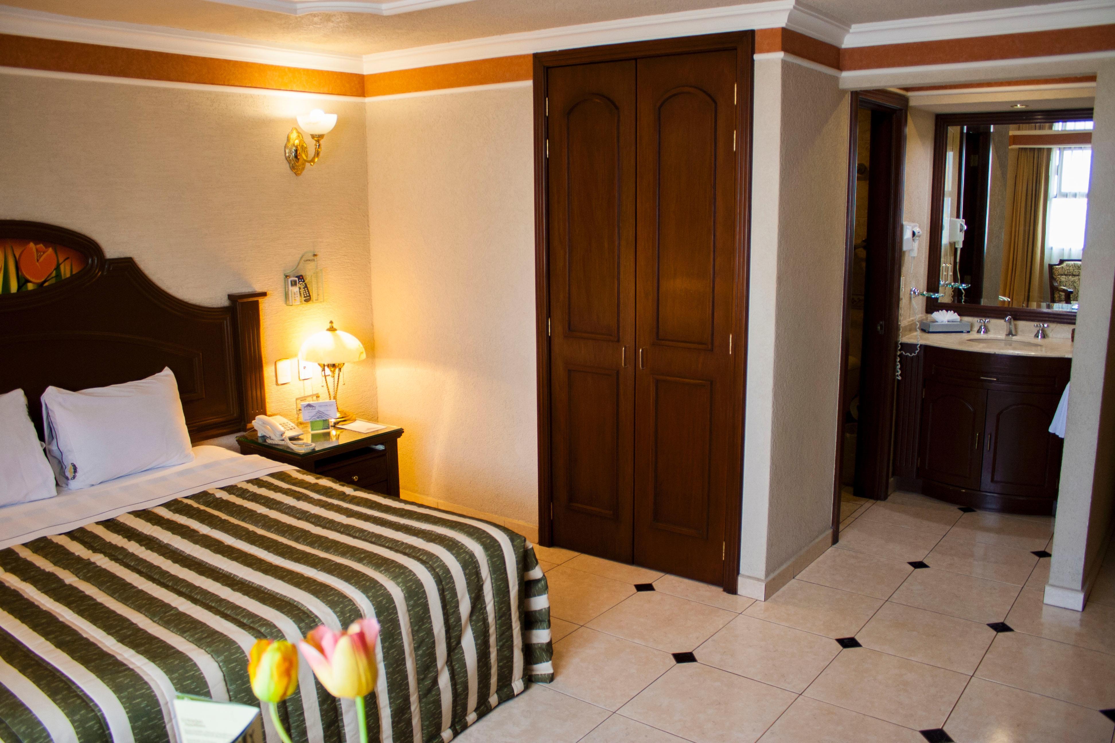גואדלחארה Hotel Casino Plaza מראה חיצוני תמונה